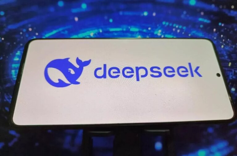 DeepSeek اپ استور آمریکا را فتح کرد؛ هوش مصنوعی چینی در صدر پردانلودترین اپلیکیشن‌ها