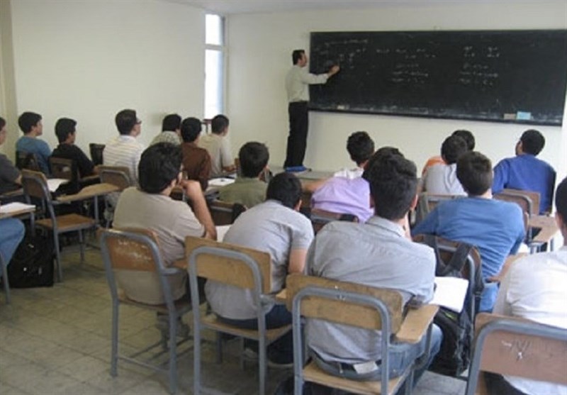 مدارس 96 تا کی باز هستند