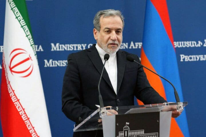 عراقچی: مذاکره باید از موضع برابر، عادلانه و شرافتمندانه صورت گیرد عراقچی: مذاکره باید از موضع برابر، عادلانه و شرافتمندانه صورت گیرد