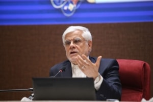 عارف: نگاه دولت در سال جاری دستیابی به بازار ۳۰۰ میلیون نفری منطقه است