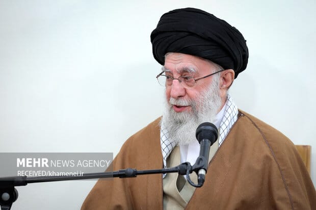 رهبر انقلاب: خط ائمه «خط ایستادگی و استقامت» است + فیلم رهبر انقلاب: خط ائمه «خط ایستادگی و استقامت» است + فیلم