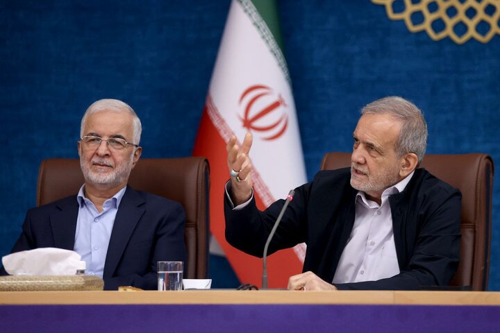 پزشکیان: علت حادثه در بندر شهید رجایی با کار کارشناسی بررسی می شود