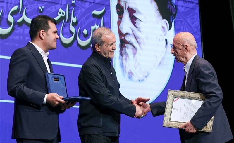 20 دانشمند برتر جایزه علامه طباطبایی تجلیل شدند