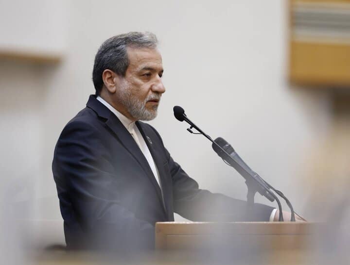 عراقچی: بریتانیا به حقوق شهروندان ایرانی احترام بگذارد عراقچی: بریتانیا به حقوق شهروندان ایرانی احترام بگذارد