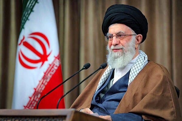 رهبر انقلاب: آمریکا به همت ملتهای منطقه از این منطقه خواهد رفت رهبر انقلاب: آمریکا به همت ملتهای منطقه از این منطقه خواهد رفت