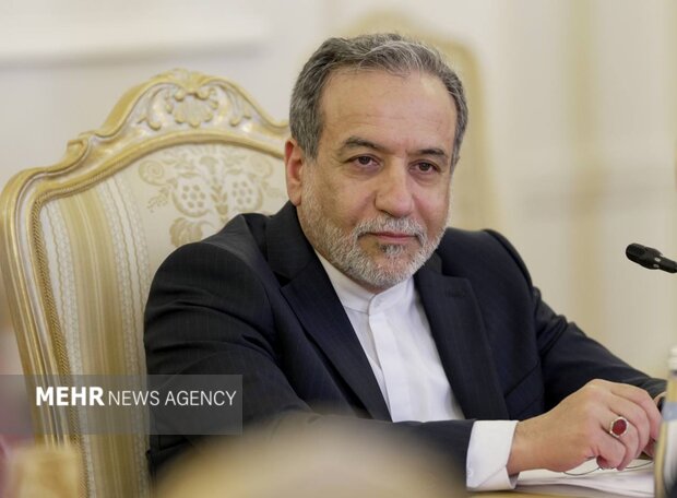 عراقچی: ایران حق داشتن چرخه کامل سوخت هستهای را دارد عراقچی: ایران حق داشتن چرخه کامل سوخت هستهای را دارد