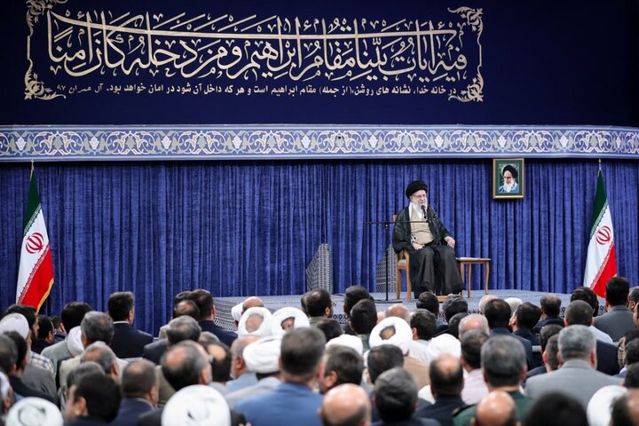 رهبر انقلاب: اگر امت اسلامی متحد بود، قضایای غزه و یمن اتفاق نمیافتاد رهبر انقلاب: اگر امت اسلامی متحد بود، قضایای غزه و یمن اتفاق نمیافتاد