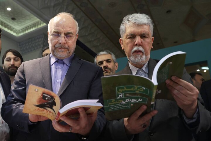 نمایشگاه کتاب با حضور رئیس مجلس افتتاح شد؛ گپ و گفت قالیباف با ناشران نمایشگاه کتاب با حضور رئیس مجلس افتتاح شد؛ گپ و گفت قالیباف با ناشران