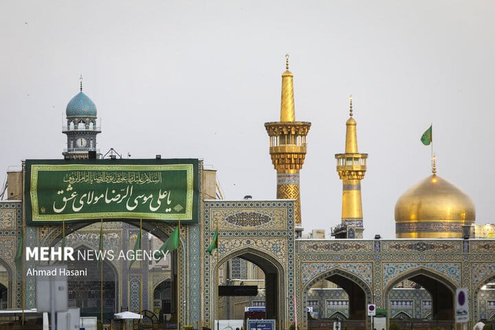 حرم رضوی میزبان میلیونها زائر؛ جشن ولادت با حضور عاشقان امام رئوف حرم رضوی میزبان میلیونها زائر؛ جشن ولادت با حضور عاشقان امام رئوف