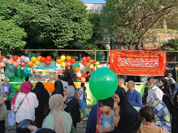 خیابان امام رضا (ع) در شب میلاد ثامن الائمه صحنه عشق و شور رضوی