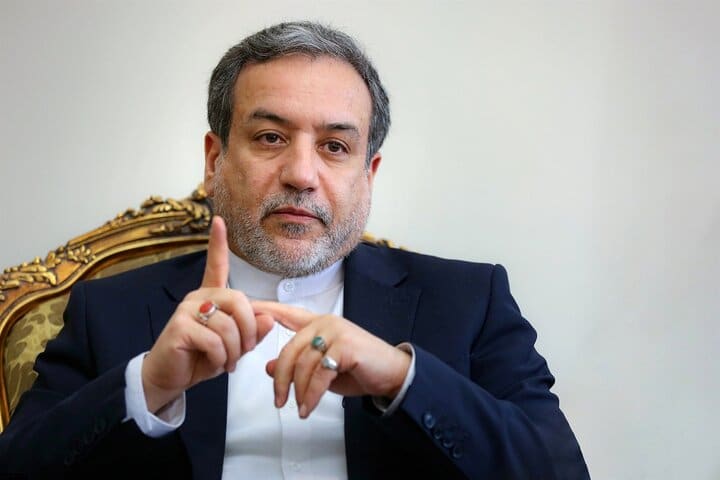 عراقچی: غنیسازی داخل خاک ایران یک اصل است و تعطیل نمیشود عراقچی: غنیسازی داخل خاک ایران یک اصل است و تعطیل نمیشود