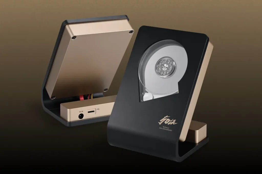 رونمایی از هارد دیسک شفاف Skeleton Hard Disk به مناسبت پنجاهمین سالگرد تأسیس بافلو