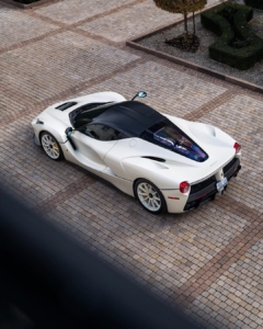 ماشین فراری لافراری سفید (Ferrari LaFerrari)