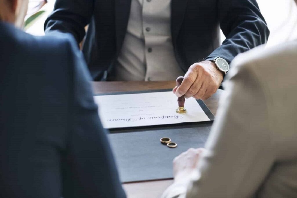 Consensual-divorce-lawyer-1024x683 قانون جدید طلاق توافقی در سال 1402 منتشر شد!