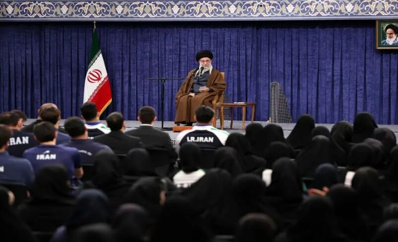 سلام نظامی قهرمانان ورزشی در دیدار با رهبر انقلاب + تصاویر