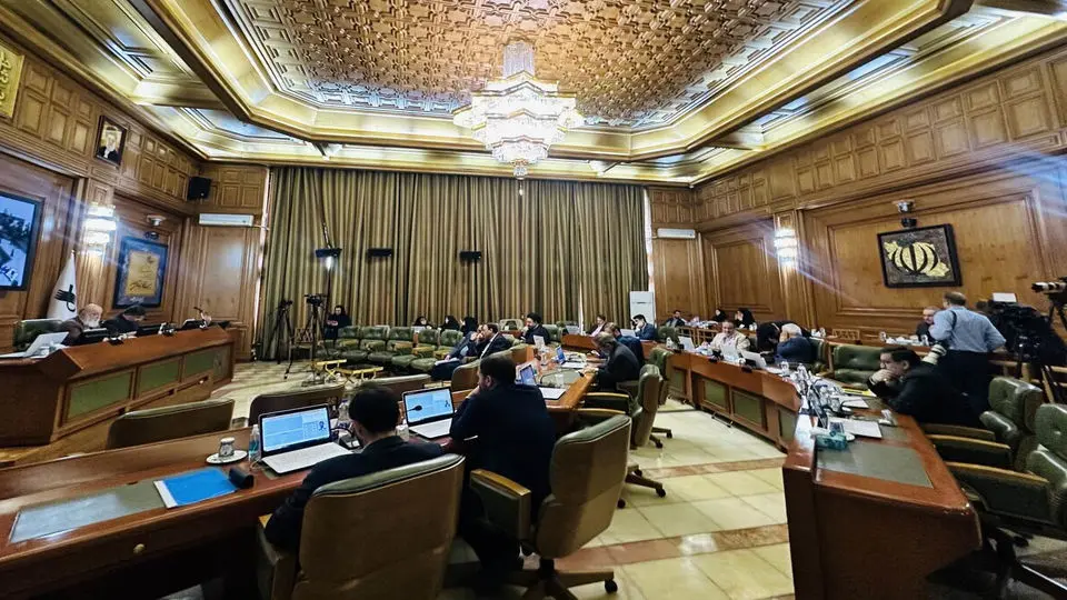 پیرهادی: نوسازی ناوگان فرسوده در شهر تهران راهکار کاهش آلودگی هوای تهران است