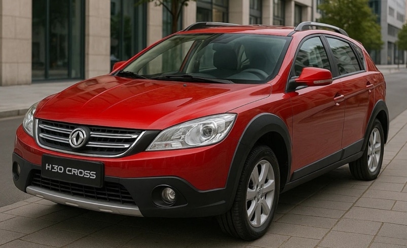 نمایی از خودرو اچ سی کراس