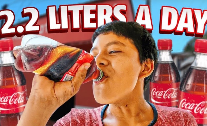 ویدیو| کوکاکولا روح و روان مردم این شهر را تسخیر کرد