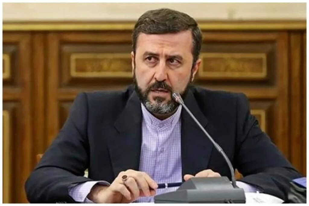 غریب‌آبادی: هدف ایران نگه داشتن کشتی‌ها پشت تنگه هرمز نیست